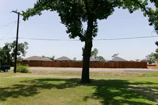 419 W Evans Ave, Bonham, TX 75418 - Photo 5