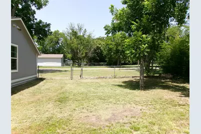 419 W Evans Avenue, Bonham, TX 75418 - Photo 33