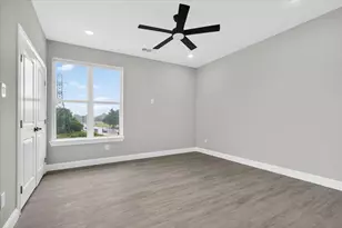 806 Premier, Grand Prairie, TX 75051 - Photo 21
