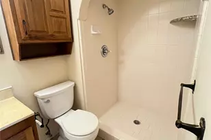 2107 Victoria Rd, Carrollton, TX 75007 - Photo 27