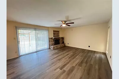 2107 Victoria Road, Carrollton, TX 75007 - Photo 11