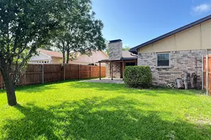 2107 Victoria Rd, Carrollton, TX 75007 - Photo 29