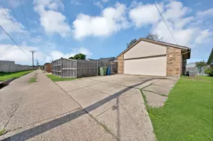 7000 Curry Dr, The Colony, TX 75056 - Photo 27