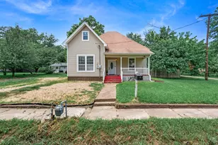 1301 Locust St, Commerce, TX 75428 - Photo 1