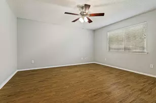 10820 Pebblecreek Ct, Benbrook, TX 76126 - Photo 7