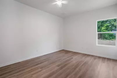 211 W Elm Street, Whitewright, TX 75491 - Photo 13