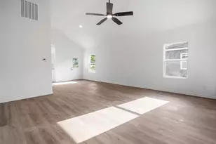 211 W Elm St, Whitewright, TX 75491 - Photo 7