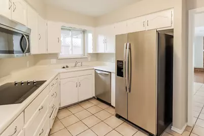1105 Carrington Court, Irving, TX 75060 - Photo 5