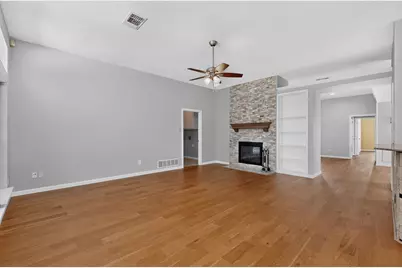 712 Regalwood Drive, DeSoto, TX 75115 - Photo 35