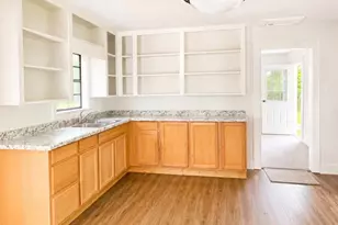 125 W Crawford St, Mingus, TX 76463 - Photo 3