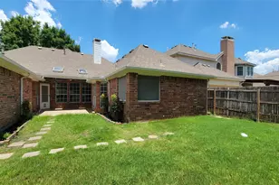 9726 Windy Hollow Dr, Irving, TX 75063 - Photo 31