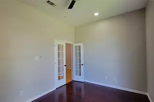9726 Windy Hollow Dr, Irving, TX 75063 - Photo 9