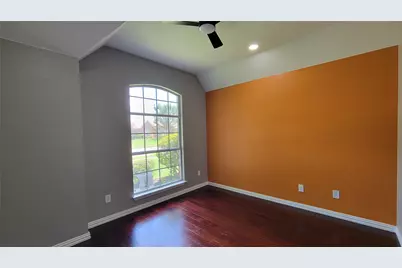 9726 Windy Hollow Drive, Irving, TX 75063 - Photo 11