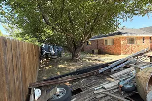 2406 W Broadview St, Greenville, TX 75402 - Photo 35