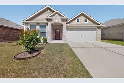 504 Cross Ridge Circle N, Fort Worth, TX 76120 - Photo 1
