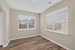 504 Cross Ridge Cir N, Fort Worth, TX 76120 - Photo 9