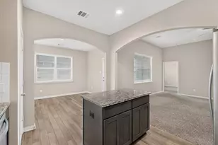 504 Cross Ridge Cir N, Fort Worth, TX 76120 - Photo 3