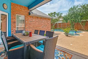 9502 Valley Lake Ln, Irving, TX 75063 - Photo 3