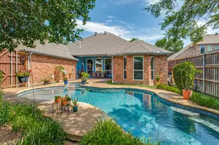 9502 Valley Lake Ln, Irving, TX 75063 - Photo 15