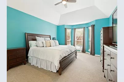 9502 Valley Lake Lane, Irving, TX 75063 - Photo 15