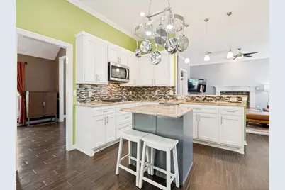 9502 Valley Lake Lane, Irving, TX 75063 - Photo 9