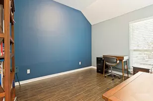 9502 Valley Lake Ln, Irving, TX 75063 - Photo 25