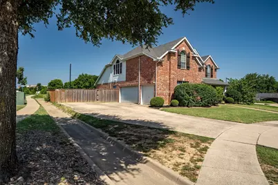 3701 Emerald Park Court, Corinth, TX 76208 - Photo 3
