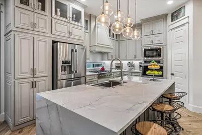 2121 Clearspring Drive S, Irving, TX 75063 - Photo 11