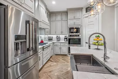 2121 Clearspring Drive S, Irving, TX 75063 - Photo 13