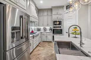 2121 Clearspring Dr S, Irving, TX 75063 - Photo 13