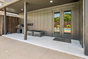 2121 Clearspring Dr S, Irving, TX 75063 - Photo 29