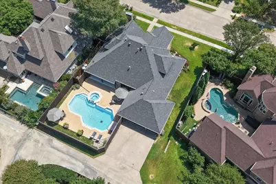 2121 Clearspring Drive S, Irving, TX 75063 - Photo 37