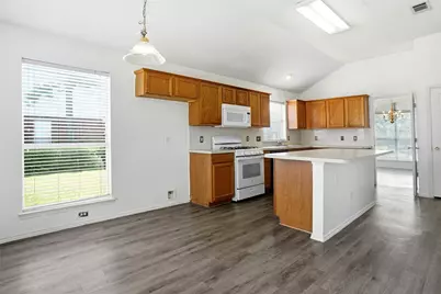 3215 Elmwood Drive, Mesquite, TX 75181 - Photo 7