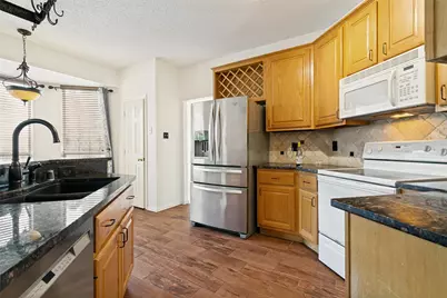 1821 Kingston Lane, Flower Mound, TX 75028 - Photo 11