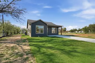 414 E Belknap St, Jacksboro, TX 76458 - Photo 3