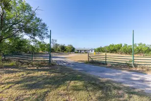 241 Bynum Ln, Abilene, TX 79602 - Photo 3
