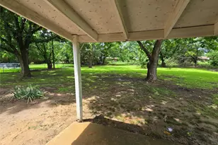 2970 41st St SE, Paris, TX 75462 - Photo 13