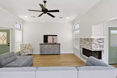 747 Monique, Cedar Hill, TX 75104 - Photo 5