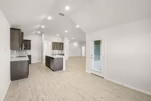 2637 River Bank Dr, Burleson, TX 76028 - Photo 19