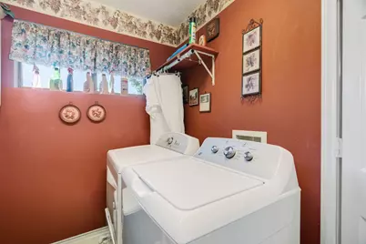 570 N Center, Blossom, TX 75416 - Photo 17