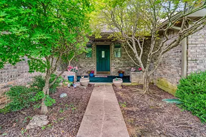 570 N Center, Blossom, TX 75416 - Photo 3
