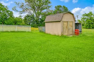570 N Center, Blossom, TX 75416 - Photo 19