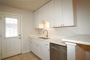 5638 Marina Dr, Garland, TX 75043 - Photo 9