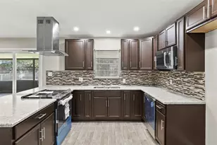 7425 S College Cir, North Richland Hills, TX 76180 - Photo 9