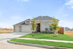 125 Ponce De Leon Dr, Granbury, TX 76048 - Photo 3