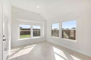 125 Ponce De Leon Dr, Granbury, TX 76048 - Photo 11