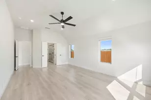 125 Ponce De Leon Dr, Granbury, TX 76048 - Photo 17