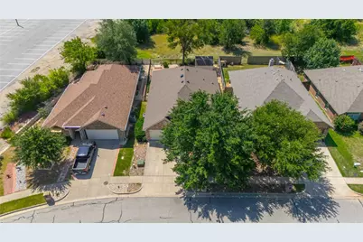 1321 Lauren Lane, Granbury, TX 76048 - Photo 9
