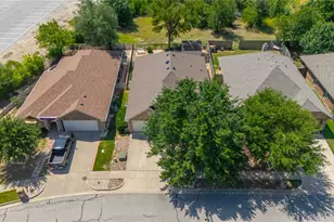 1321 Lauren Ln, Granbury, TX 76048 - Photo 9