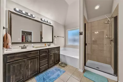 1321 Lauren Lane, Granbury, TX 76048 - Photo 7